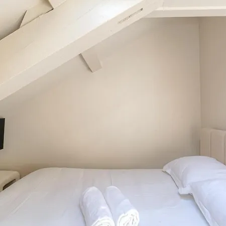 Appartement Moderne Et Chaleureux,