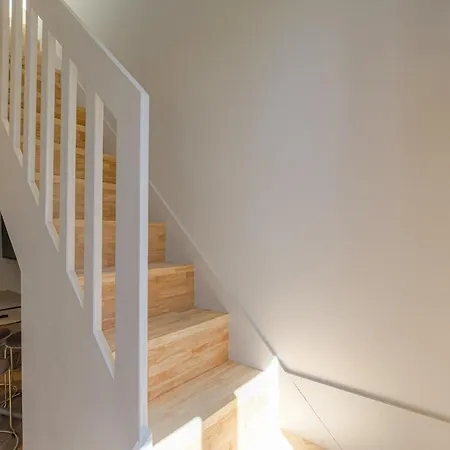 Moderne Et Chaleureux,